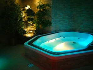 Indoor spa tub - Pensjonat Zielone Wzgórze (Stronie Slaskie)