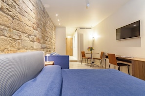 Superior Double Room | Premium bedding, down duvets, in-room safe, desk - Le stanze degli amidei (Florence)