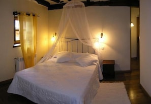 Blackout curtains, free WiFi, bed sheets
