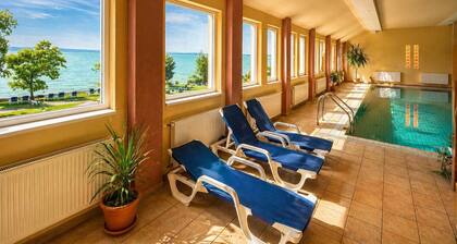 Világos Hotel Balatonvilágos