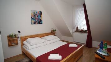 Double Room | Desk, rollaway beds, bed sheets, wheelchair access