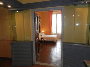 Deluxe Room (Bigo) | Premium bedding, down duvets, minibar, in-room safe - Bigo Guest House (Genoa)