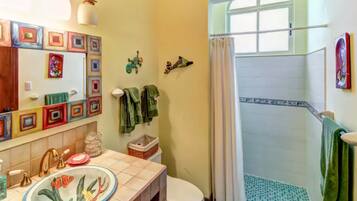 Comfort House, 2 Bedrooms, Non Smoking, Beach View | Bathroom | Shower, hair dryer, towels
