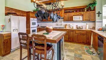 Comfort House, 2 Bedrooms, Non Smoking, Beach View | Private kitchen | Full-sized fridge, microwave, oven, stovetop