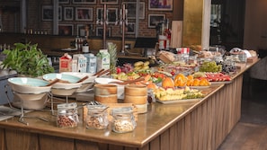 Dagelijks lokaal ontbijt inbegrepen