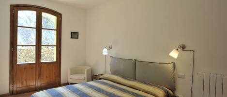 Basic Apartment, Balcony | 1 bedroom, free WiFi, bed sheets
