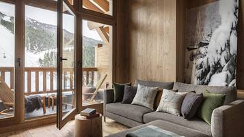 Minibar, caja fuerte, despertador