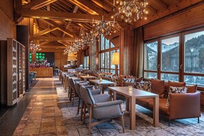 Bar (on property) - Sport Hotel Hermitage & Spa (Soldeu)