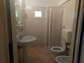 Shower, free toiletries, bidet, towels - Villa Itaca (Nardò)