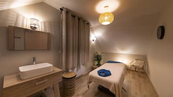 Bilik rawatan pasangan, perkhidmatan urut