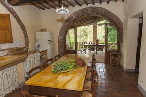 Hus, 4 soverom (Casetta al Padule) | Eget kjøkken | Kjøleskap på fellesområdet og høy barnestol