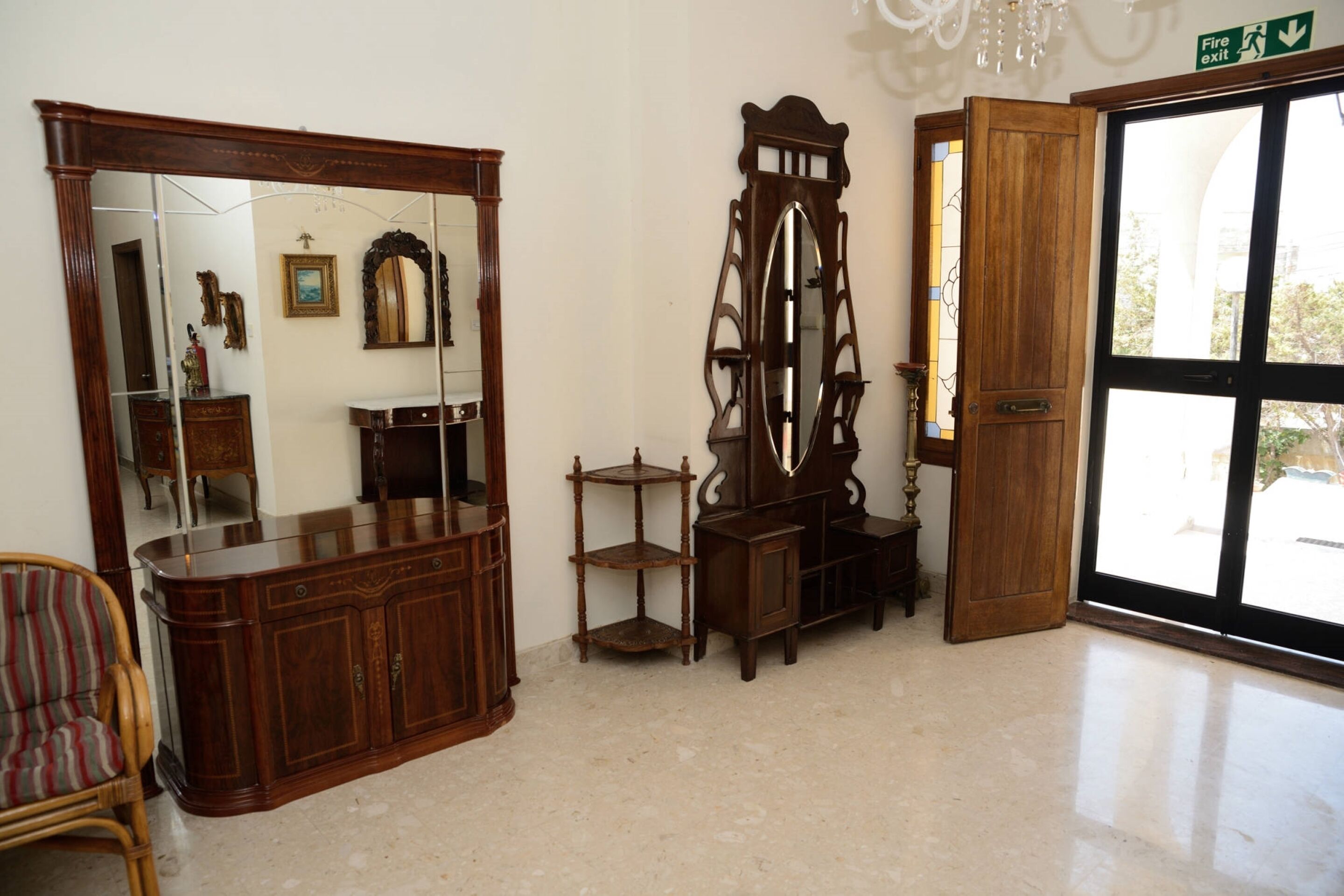 Pintu masuk interior