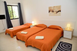 Desk, soundproofing, free WiFi - White Star (Naxxar)