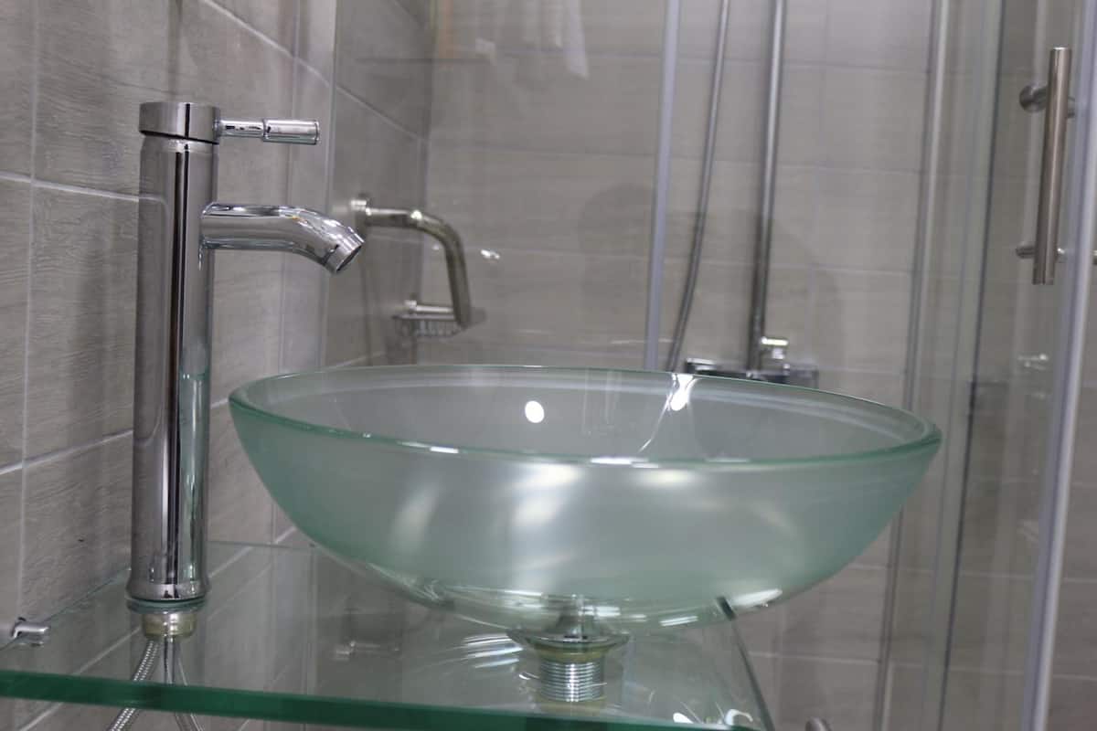 shower, free toiletries, hair dryer, dressing gowns