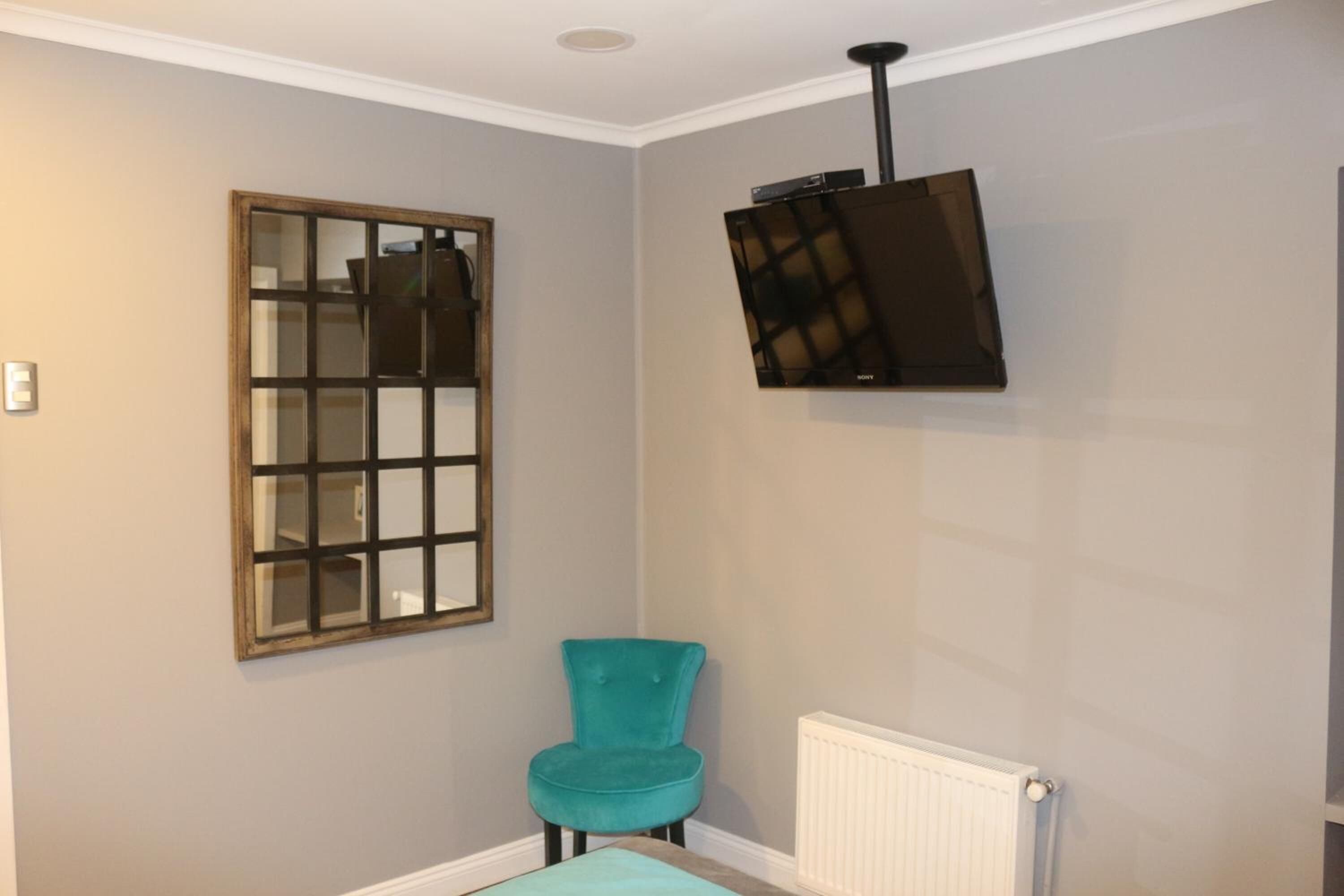 in-room safe, free wifi, bed sheets