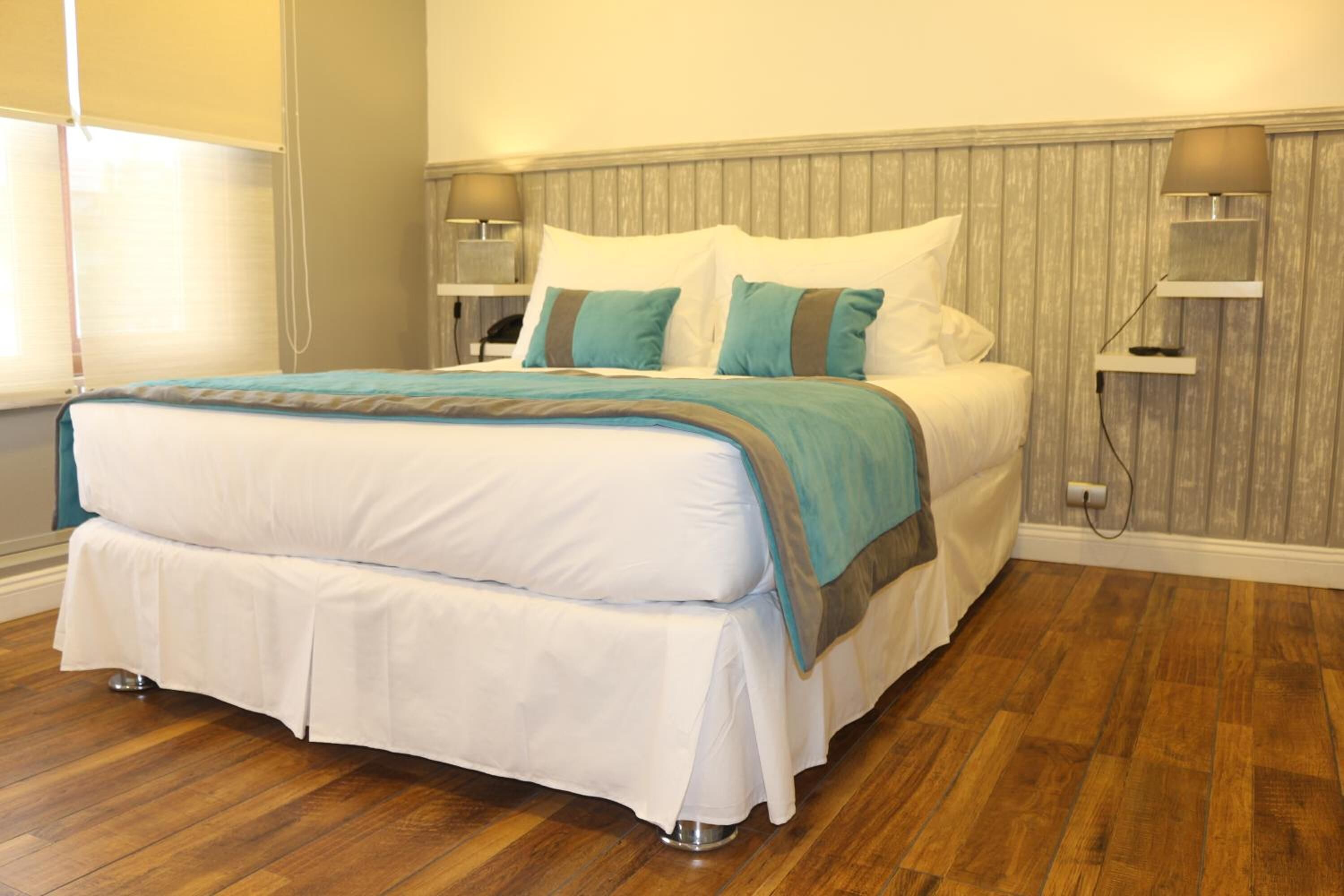 in-room safe, free wifi, bed sheets