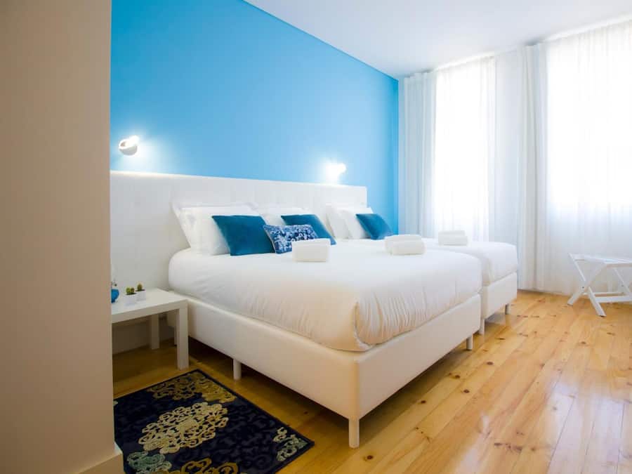 Wi-Fi de cortesia, roupa de cama