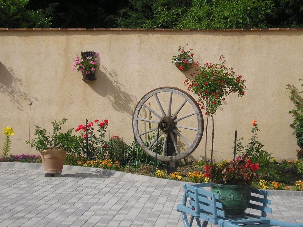 Domaine de La Bellière - Chambres d'Hôtes Villars-Les-Dombes, dans l'Ain 01 by null