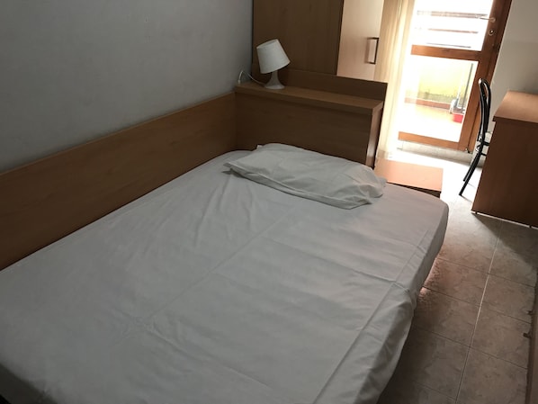 Single Room, Shared Bathroom (External) | Free WiFi