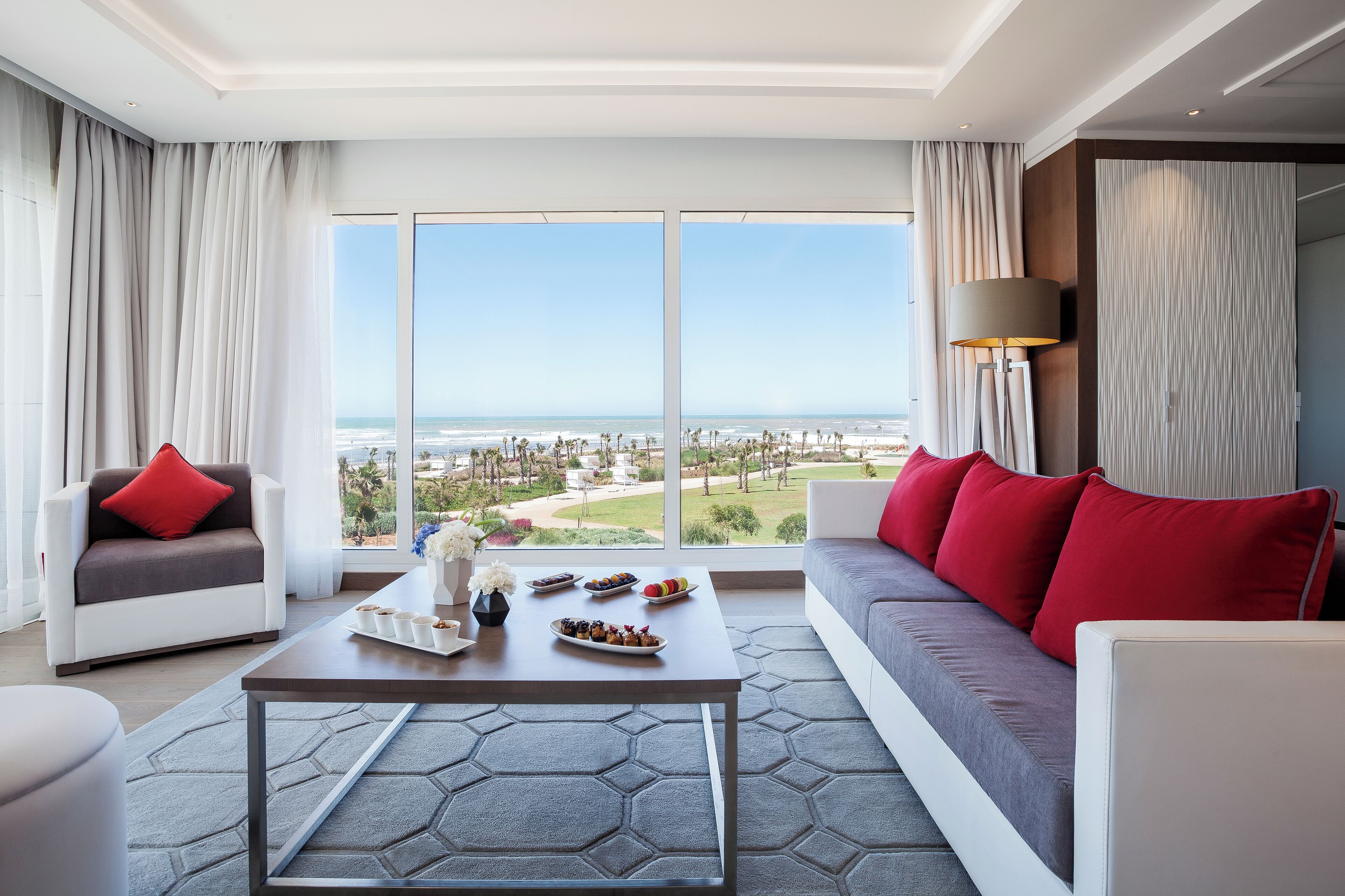 suite (prestige) | living area | 32-inch flat-screen tv with satellite channels, tv