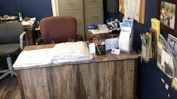 Check-in/check-out kiosk