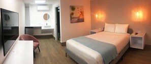 Standard Single Room | Pillowtop beds, blackout drapes, iron/ironing board, free WiFi - Marina de Salinas (Salinas)