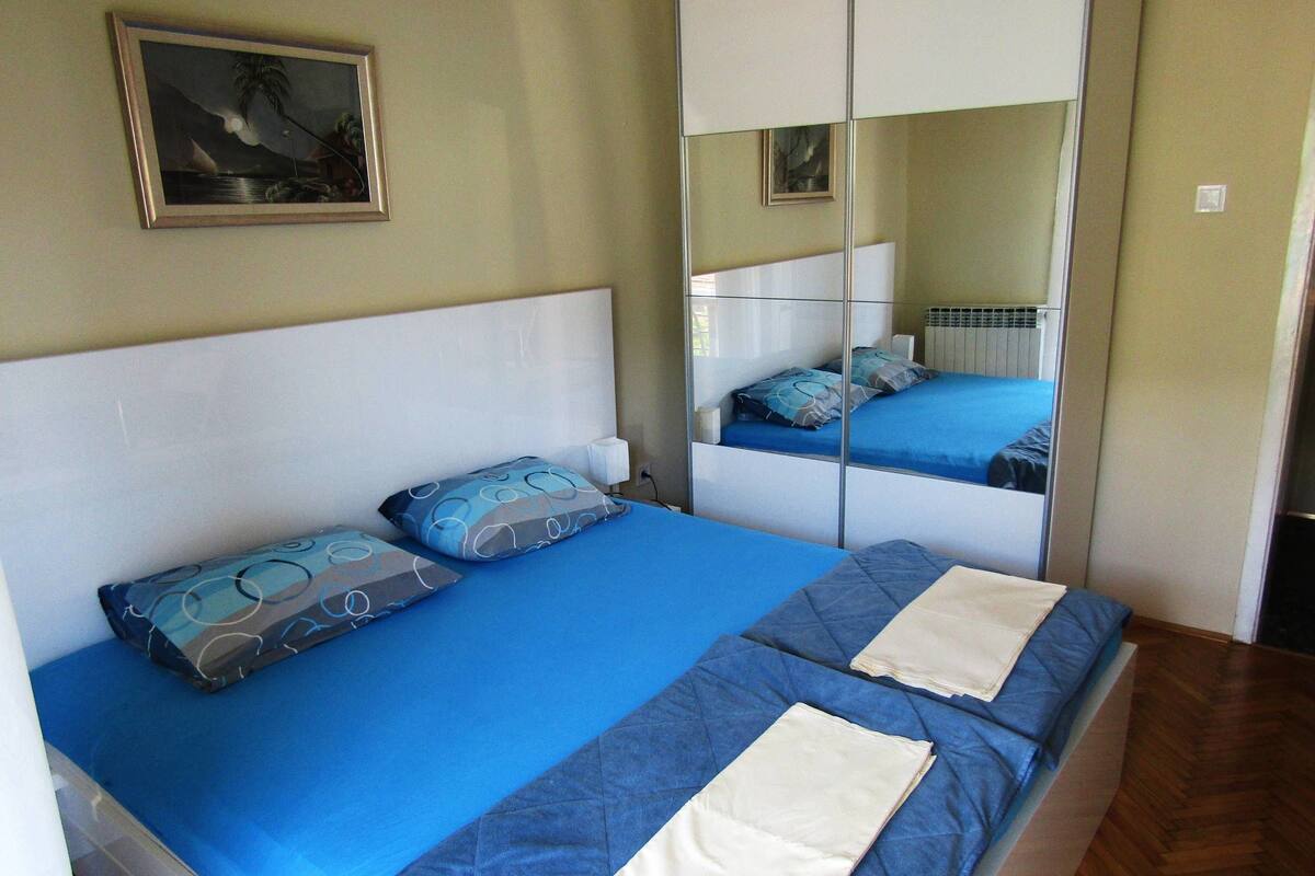 Double Room, Sea View | Individually decorated, individually furnished, desk, blackout curtains