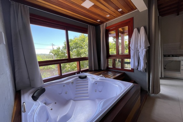 Private spa tub