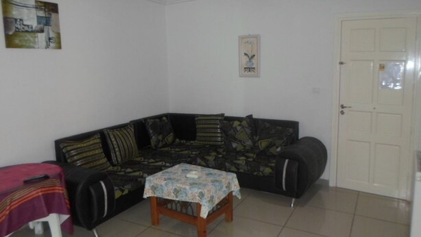 Apartment, 2 Bedrooms | Living room | 32-inch LCD TV with satellite channels, TV - Résidence Bloc C (Hammamet)