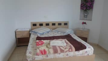 apartman, 2 hálószobával | 2 hálószoba, sötétítőfüggöny, ingyenes wifi és ágynemű