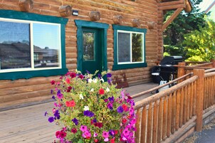 Family Cabin, 3 Bedrooms | Terrace/patio