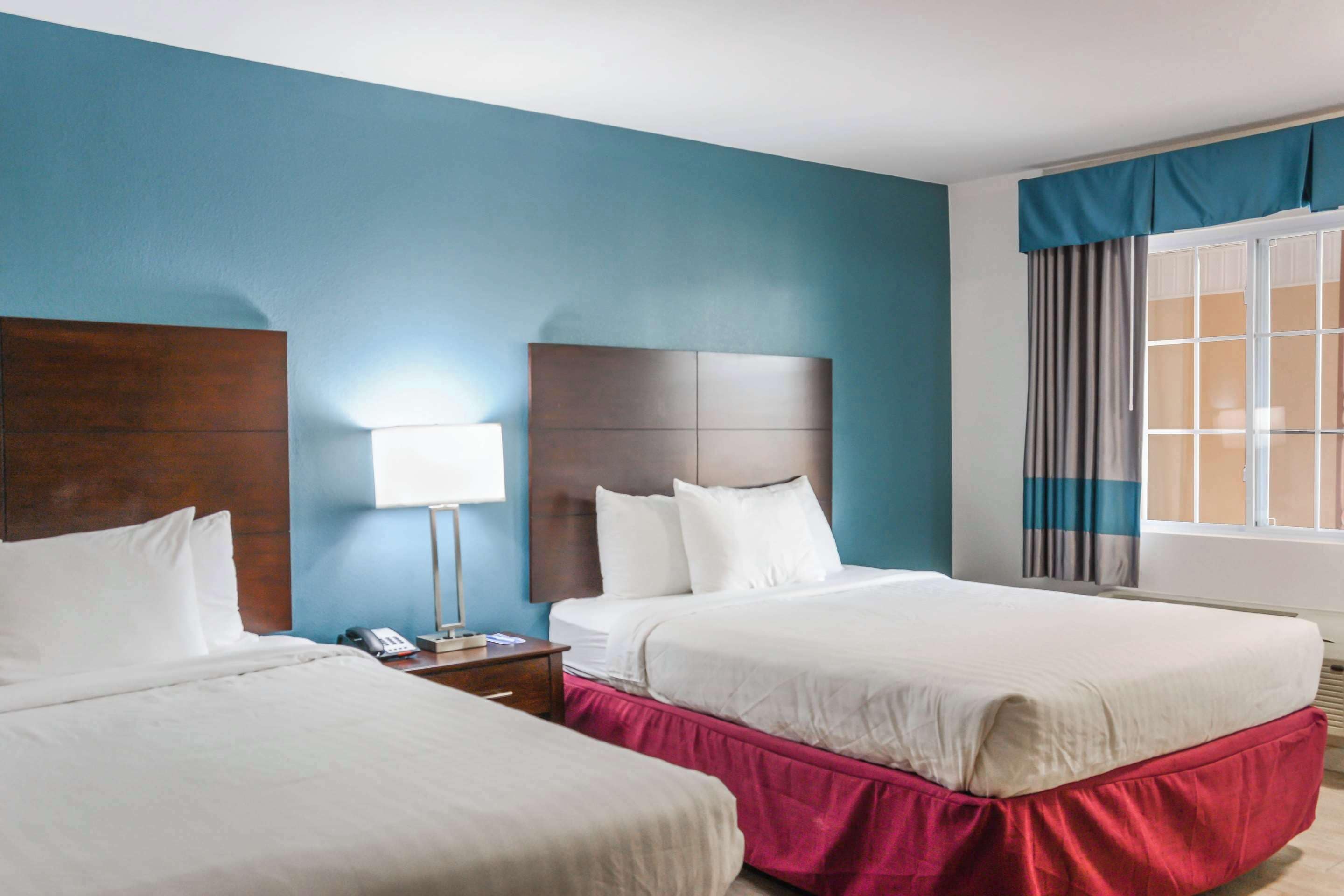 Standard Oda, 2 Büyük (Queen) Boy Yatak, Sigara İçilmez | Ücretsiz kablosuz İnternet, çarşaf takımı 