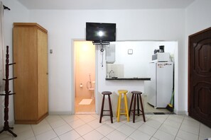 Private kitchen - GoHouse Copacabana 804 A (Rio de Janeiro)