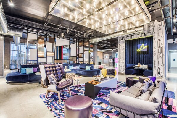 Lobby - Aloft by Marriott Dallas Arlington Entertainment District (Arlington)