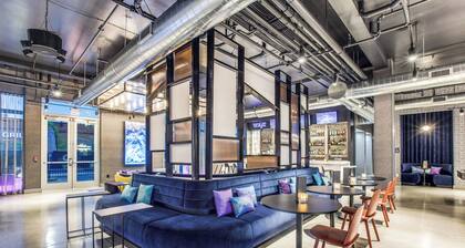 Aloft Dallas Arlington Entertainment District