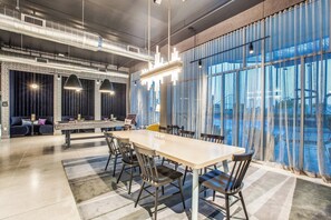 Lobby - Aloft by Marriott Dallas Arlington Entertainment District (Arlington)