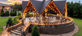 Aiden by Best Western Warm Springs Hotel and Event Center
