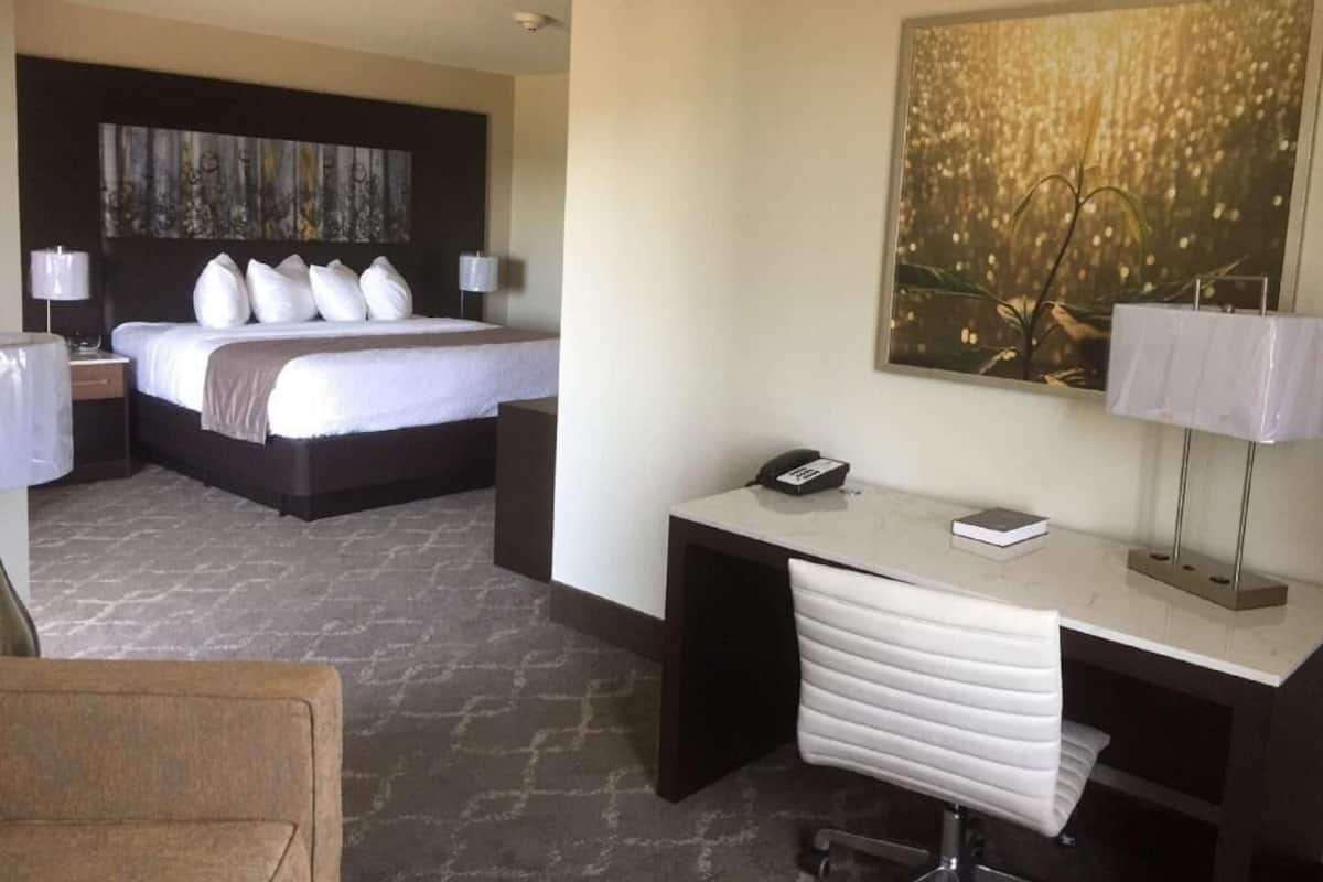 Pillowtop beds, in-room safe, individually decorated, desk
