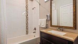 Free toiletries, hair dryer, towels - Motel 6 Ridgecrest, CA - China Lake (Ridgecrest)
