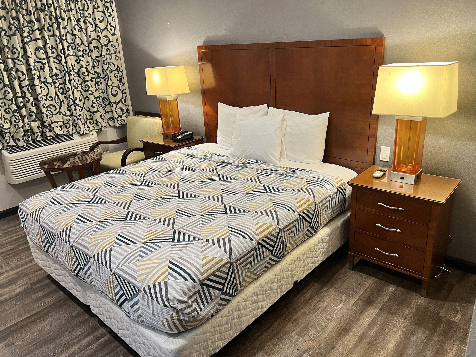 Bureau, espace de travail pour ordinateur portable