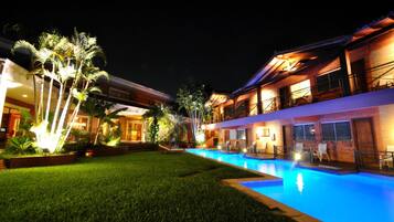 Outdoor pool, pool loungers