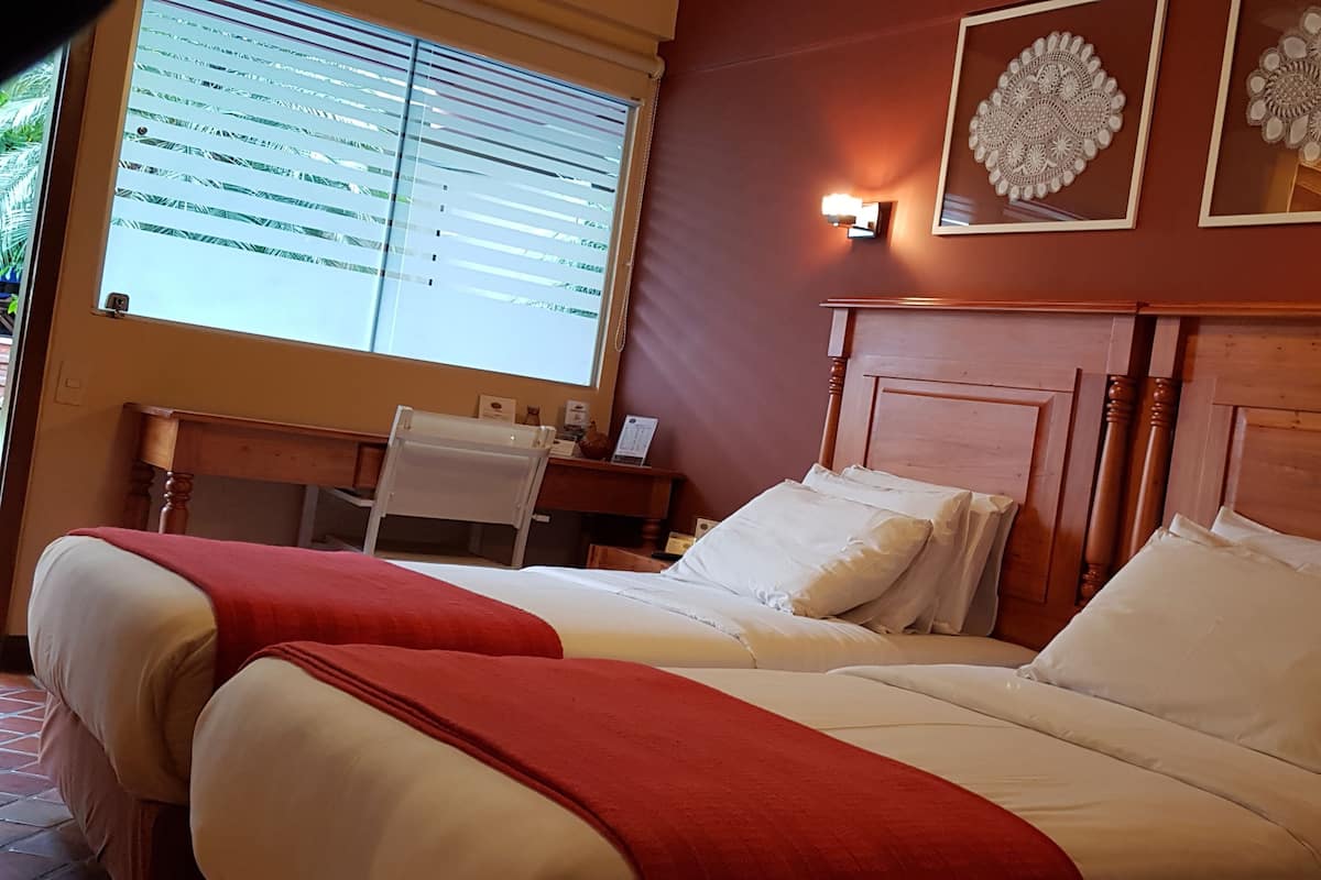 1 bedroom, premium bedding, minibar, desk