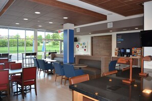 Free daily self-service breakfast  - Holiday Inn Express & Suites Goodlettsville N - Nashville by IHG (Goodlettsville)