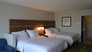 Minibar, safe på rommet, skrivebord og blendingsgardiner