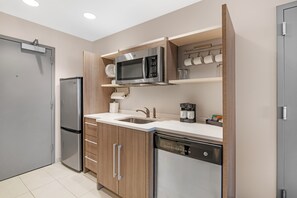 Premium bedding, pillow-top beds, in-room safe, desk - Home2 Suites by Hilton Queensbury Lake George (Queensbury)