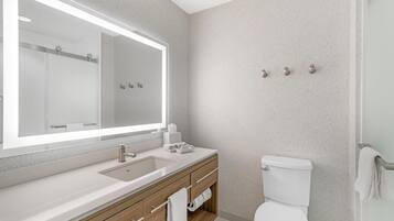 Studiosuite, 1 King-Bett, Nichtraucher | Badezimmer