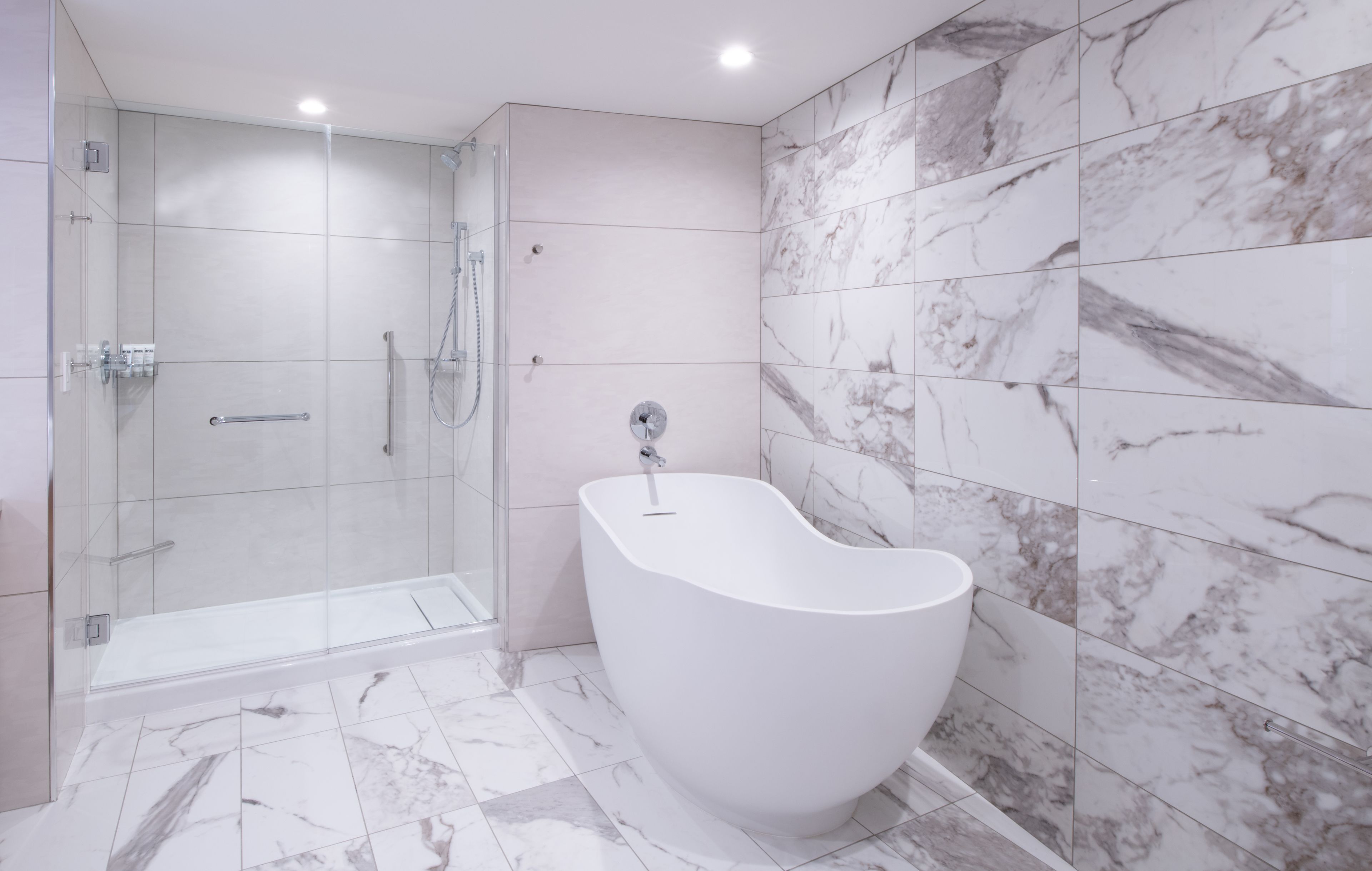 deep-soaking bathtub