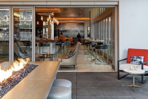 Rooftop bar, al fresco dining, open daily - The Charter Hotel Seattle, Curio Collection by Hilton (Seattle)