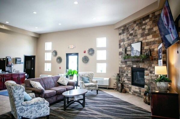 Lobby sitting area - Cobblestone Inn & Suites - Clarinda (Clarinda)