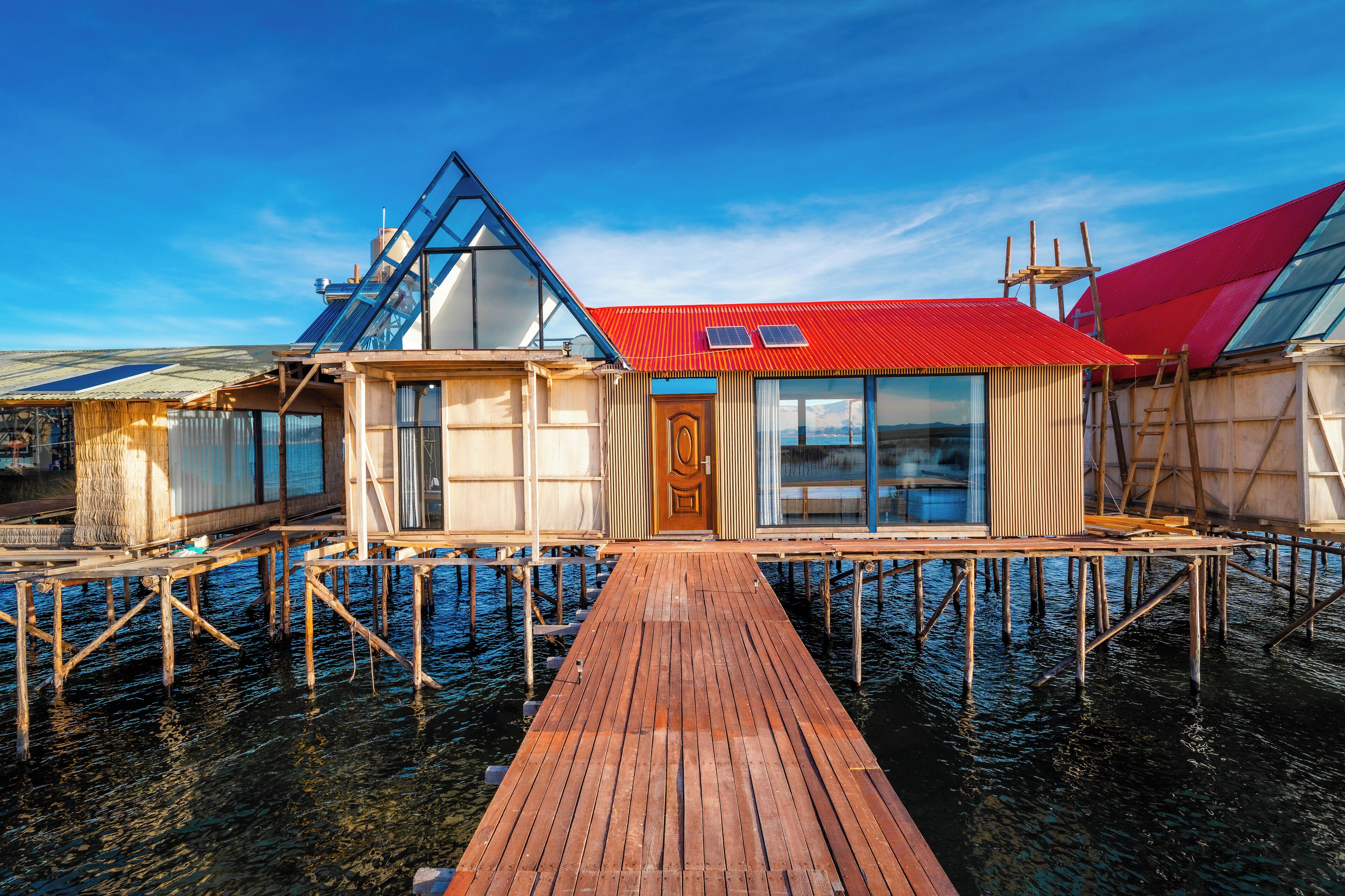 羽毛の掛け布団、客室ごとに異なる装飾、客室ごとに異なるインテリア、防音設備